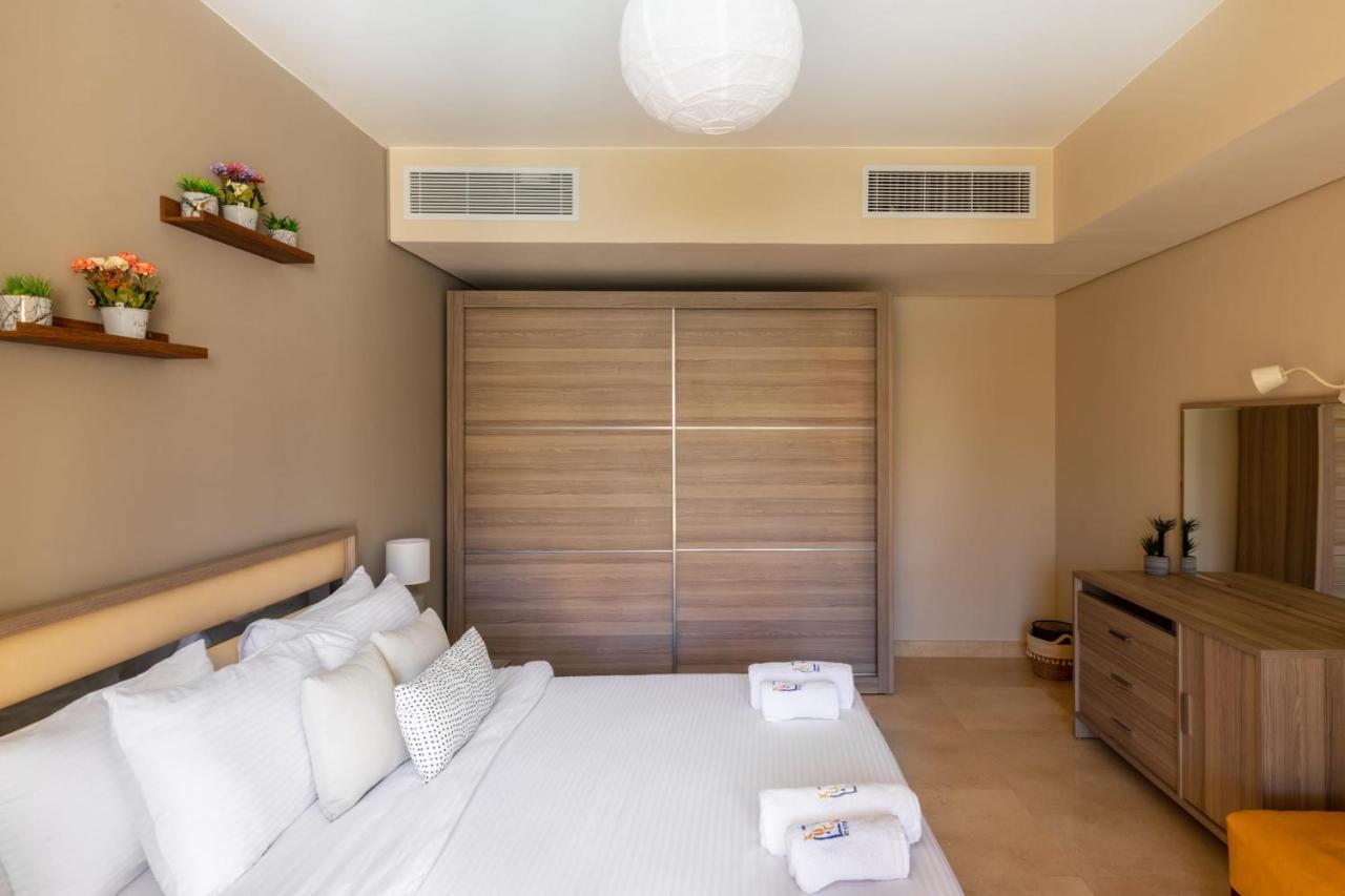 Apartament Jazzy 1bdr W Outdoor Pool View Terrace Free Pool & Access