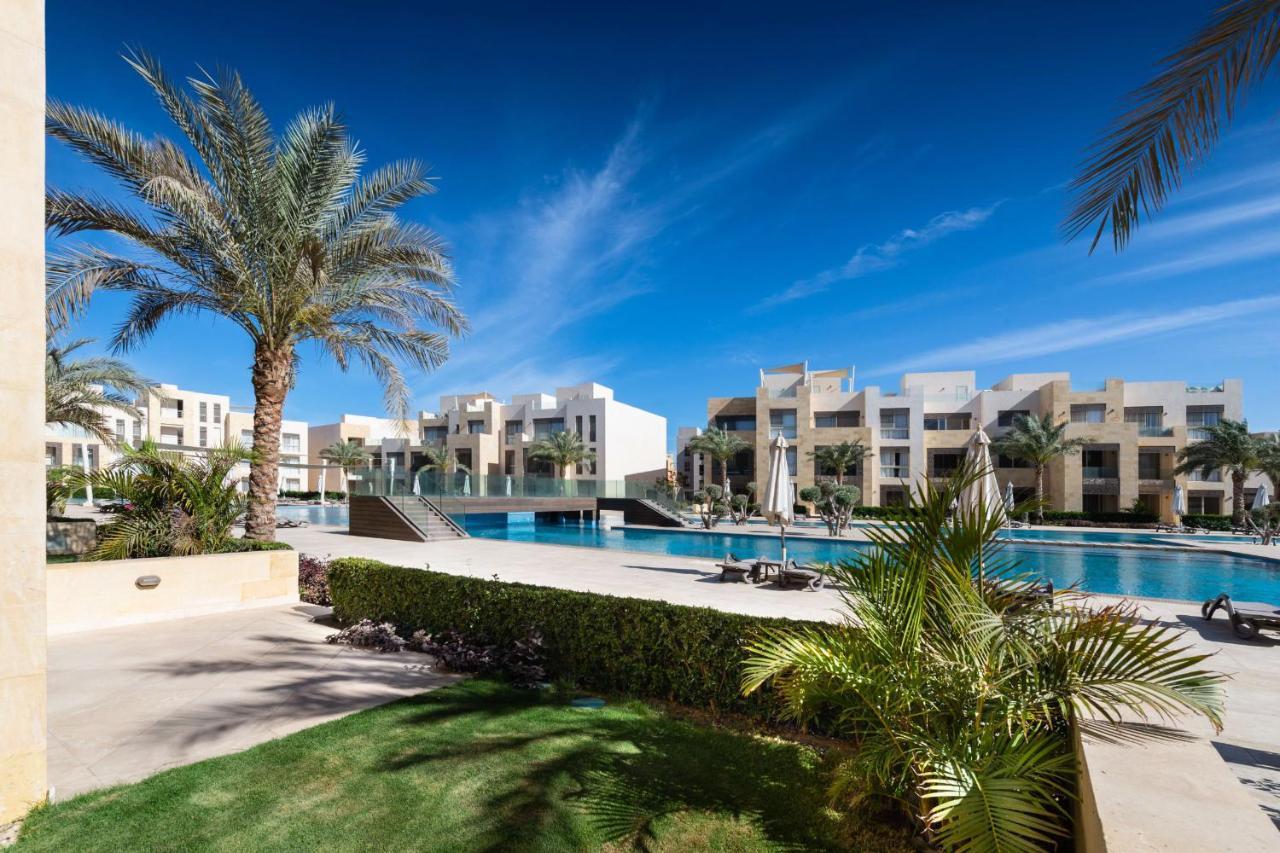 Jazzy 1bdr W Outdoor Pool View Terrace Free Pool & Access Apartament *