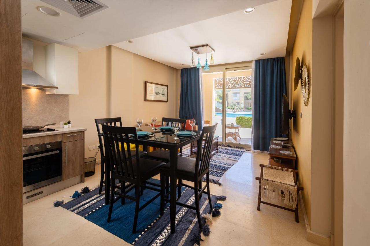 Jazzy 1bdr W Outdoor Pool View Terrace Free Pool & Access Apartament